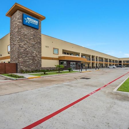 Americas Best Value Inn & Suites Houston At Hwy 6 Bagian luar foto
