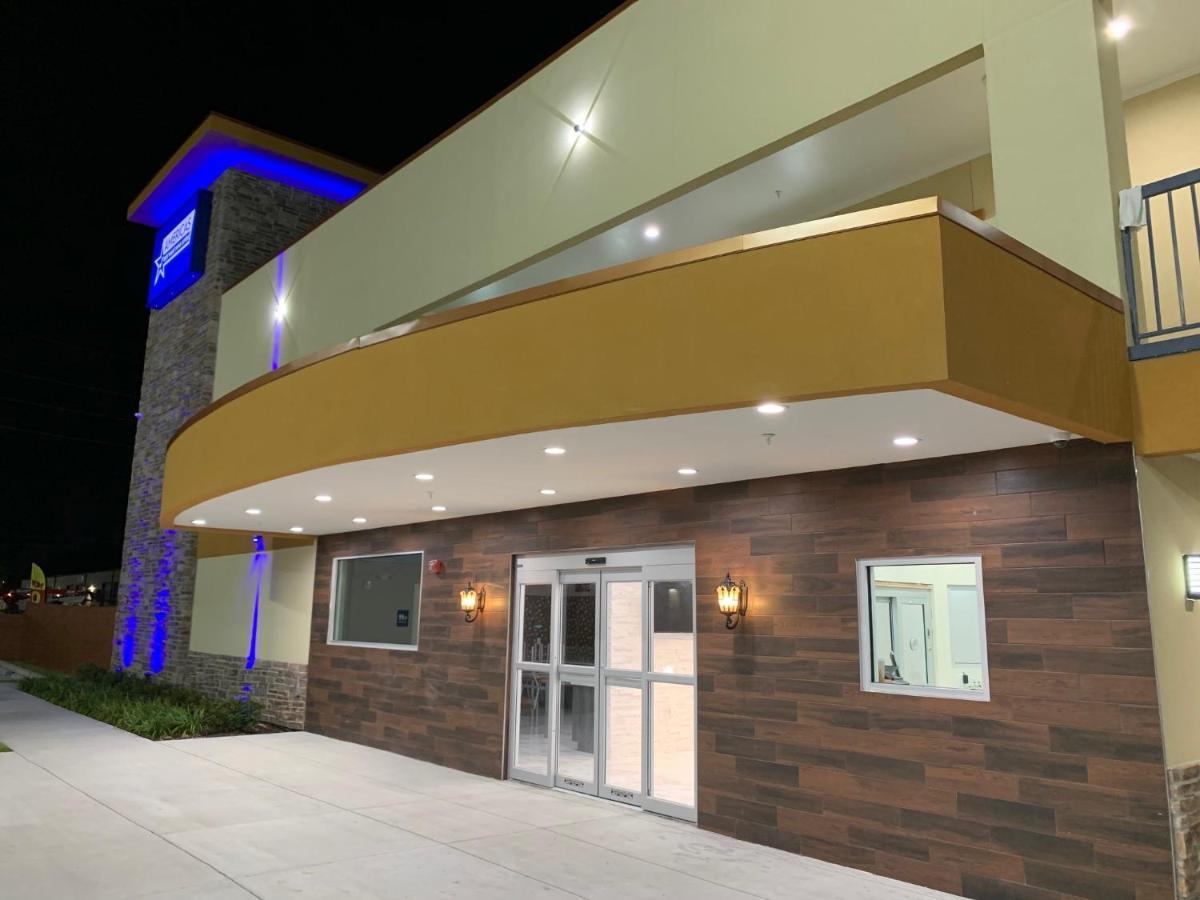 Americas Best Value Inn & Suites Houston At Hwy 6 Bagian luar foto