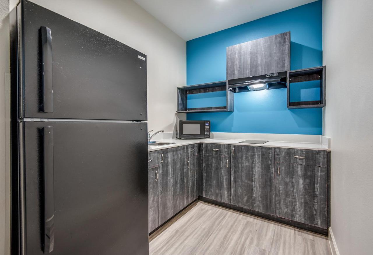 Americas Best Value Inn & Suites Houston At Hwy 6 Bagian luar foto