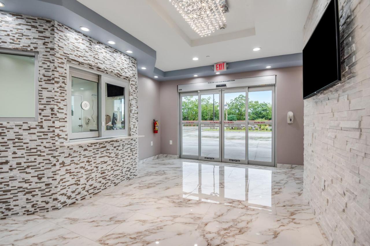 Americas Best Value Inn & Suites Houston At Hwy 6 Bagian luar foto