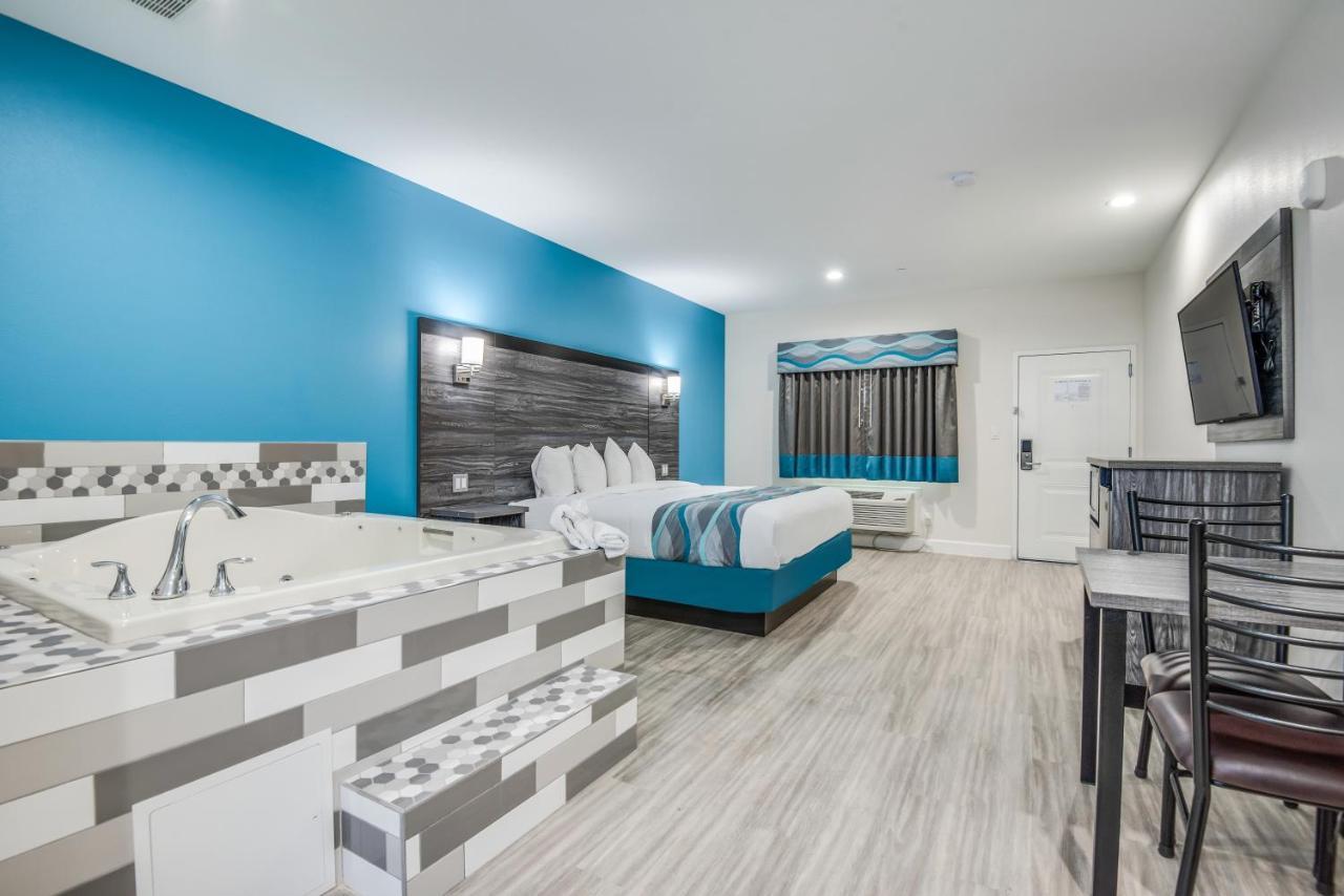 Americas Best Value Inn & Suites Houston At Hwy 6 Bagian luar foto
